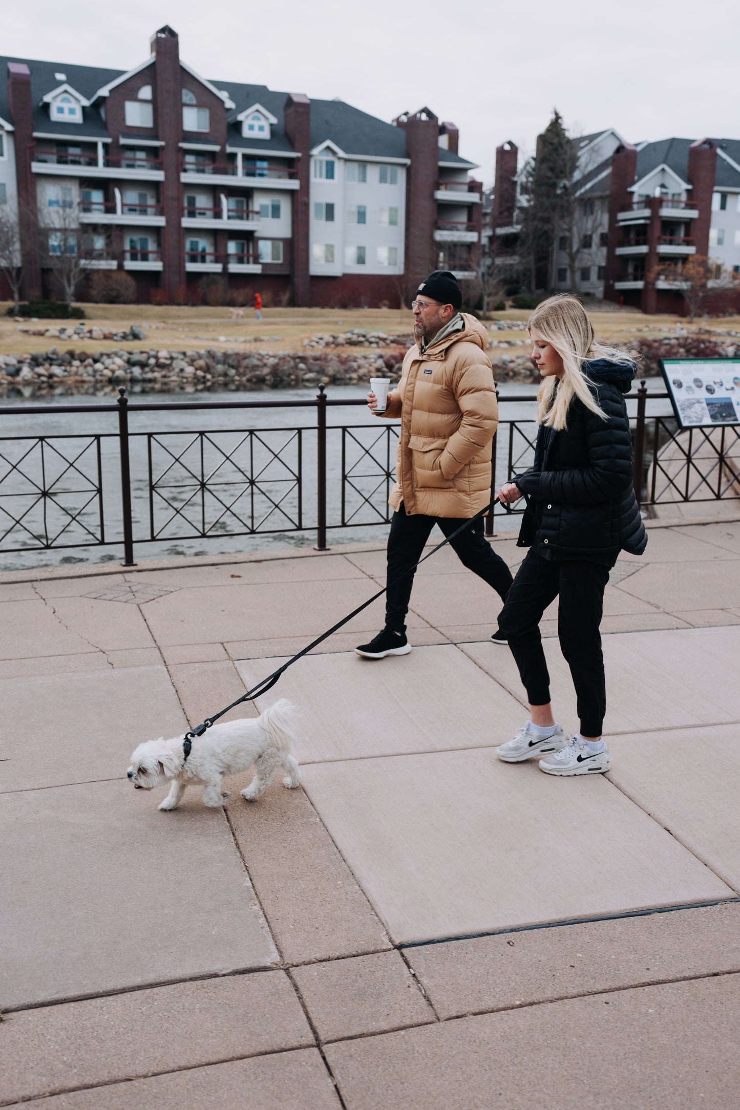 
                  
                    HOOZA Magnetic Quick Clip: Collar & Flat Leash
                  
                