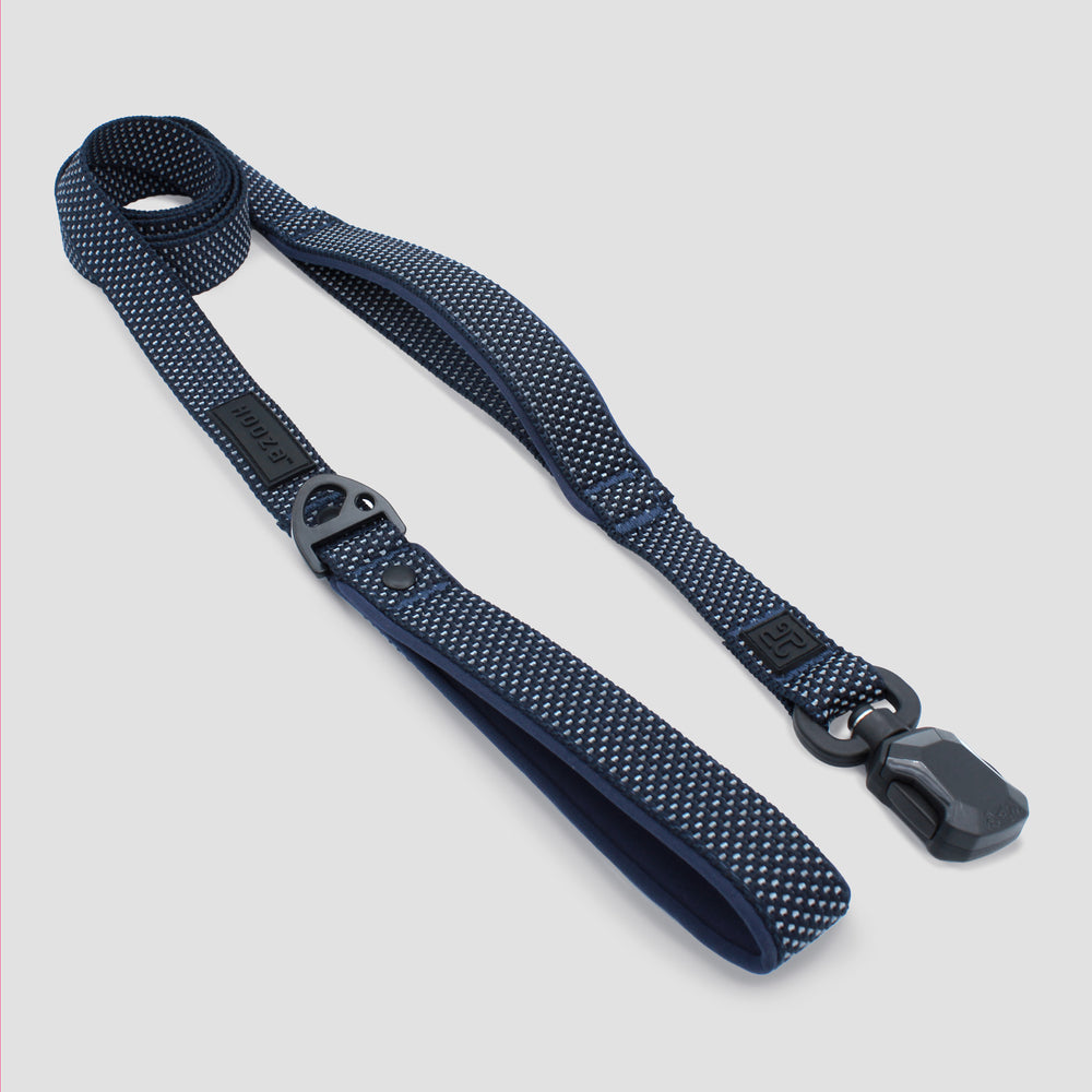 
                  
                    QUICK CLIP REFLECTIVE LEASH
                  
                