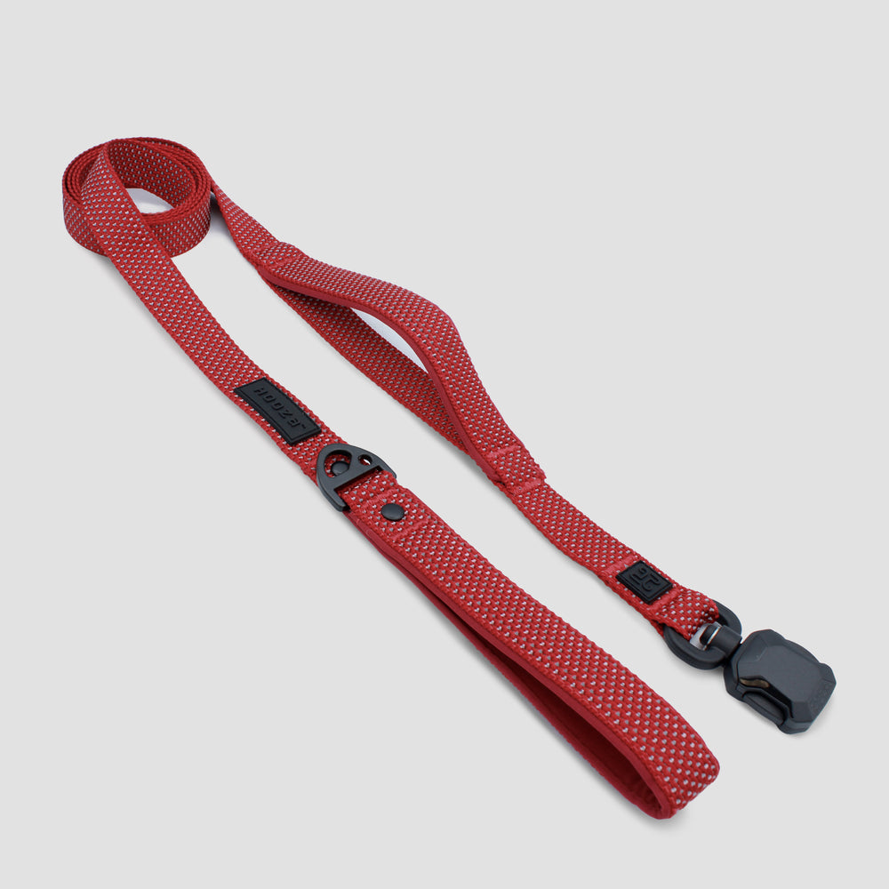 
                  
                    QUICK CLIP REFLECTIVE LEASH
                  
                
