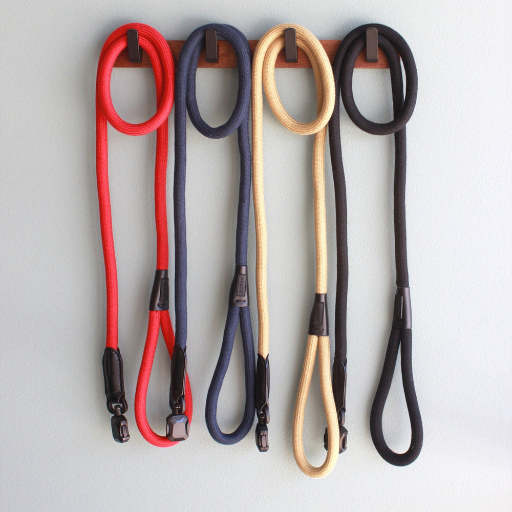 
                  
                    QUICK CLIP ROPE LEASH
                  
                